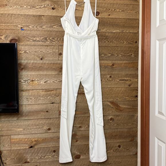NBD Revolve Maika Jumpsuit Ivory Silver Tone Halter Neck Chain Size Small NWT - Picture 7 of 10